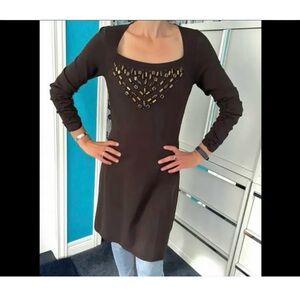 Brown is on Spring fashion runways:short dress w/original detailings & cut